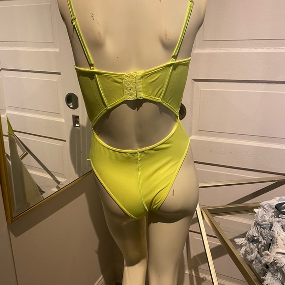 Tic Toc Lined Underwire Mesh Neon Yellow  Bra Snap Back Bodysuit Size Small. - Picture 7 of 11